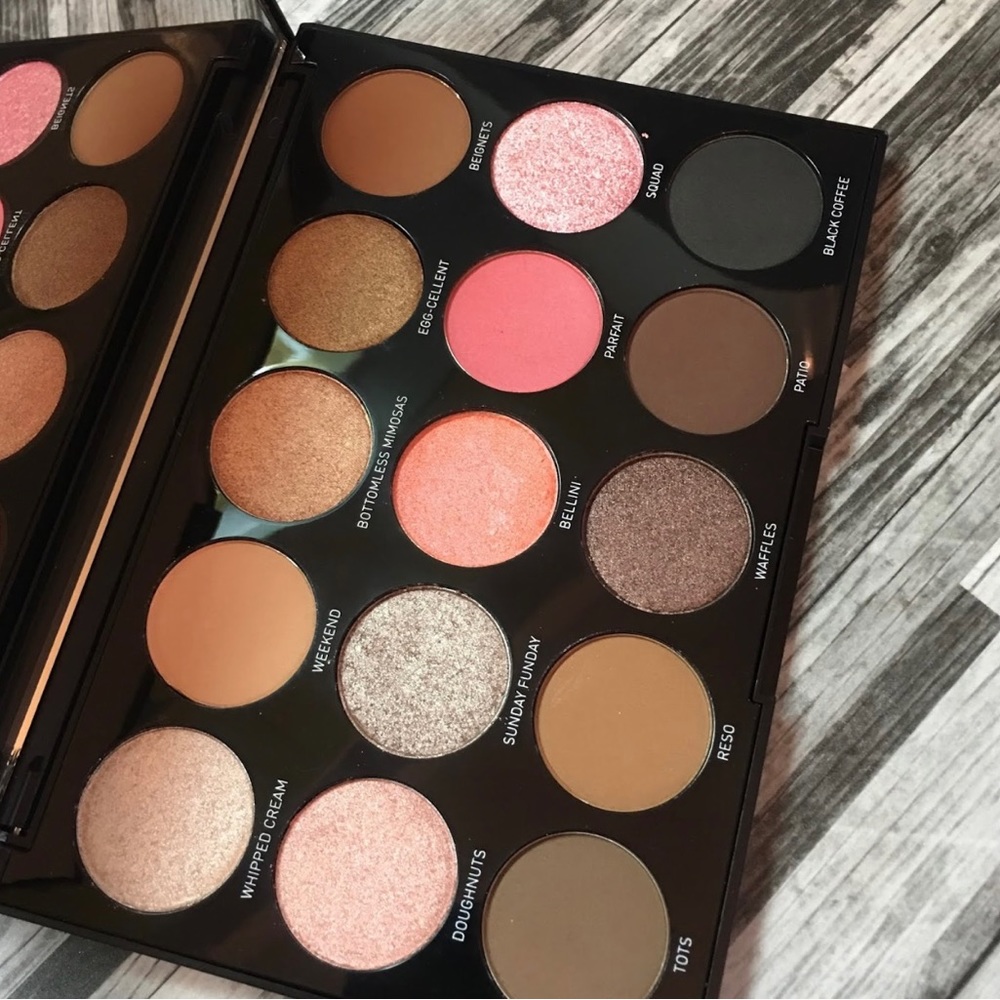 Morphe Eyeshadow Palette — Pink, Peach, Bronze, Brown, Gold, Taupe, Black